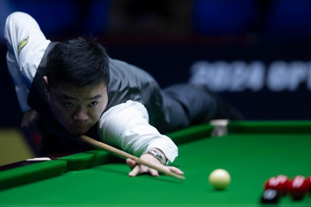 （体育）（4）斯诺克——武汉公开赛：丁俊晖胜徐思XxjpseC007238_20241007_PEPFN0A001.jpg