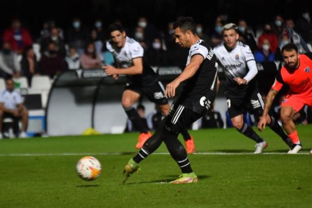 华体会官网-中超弃将领跑西乙射手榜 40岁老将与C罗梅西齐名